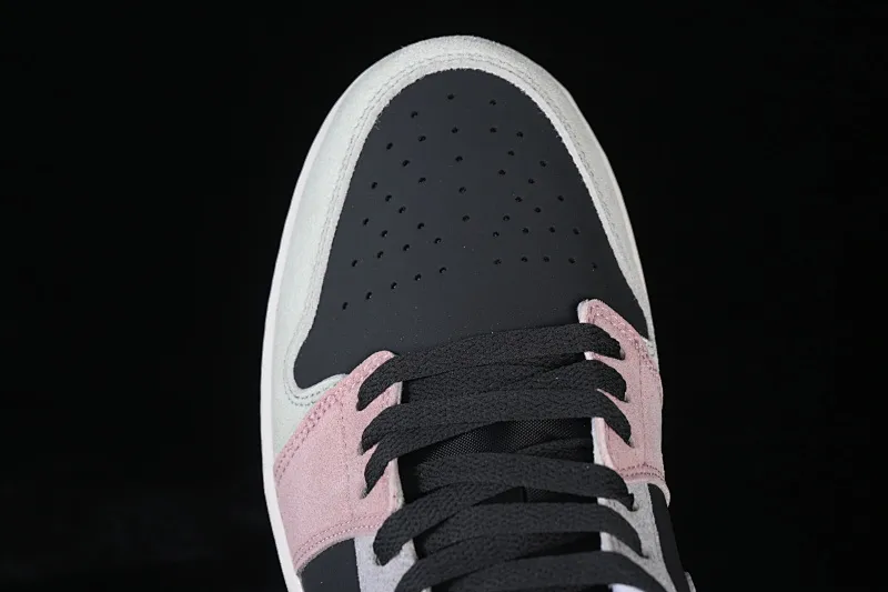 All categories Air Jordan Jordan series basketball shoes Air Jordan 1 Low Air Jordan 1 Low AJ1 Joe 1 black and white pink low-top retro cultural basketball shoes IB7109-004